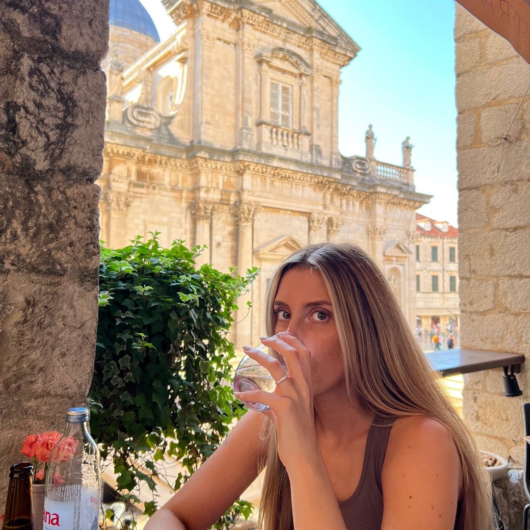 Allie | Travel & the 9-5🌞