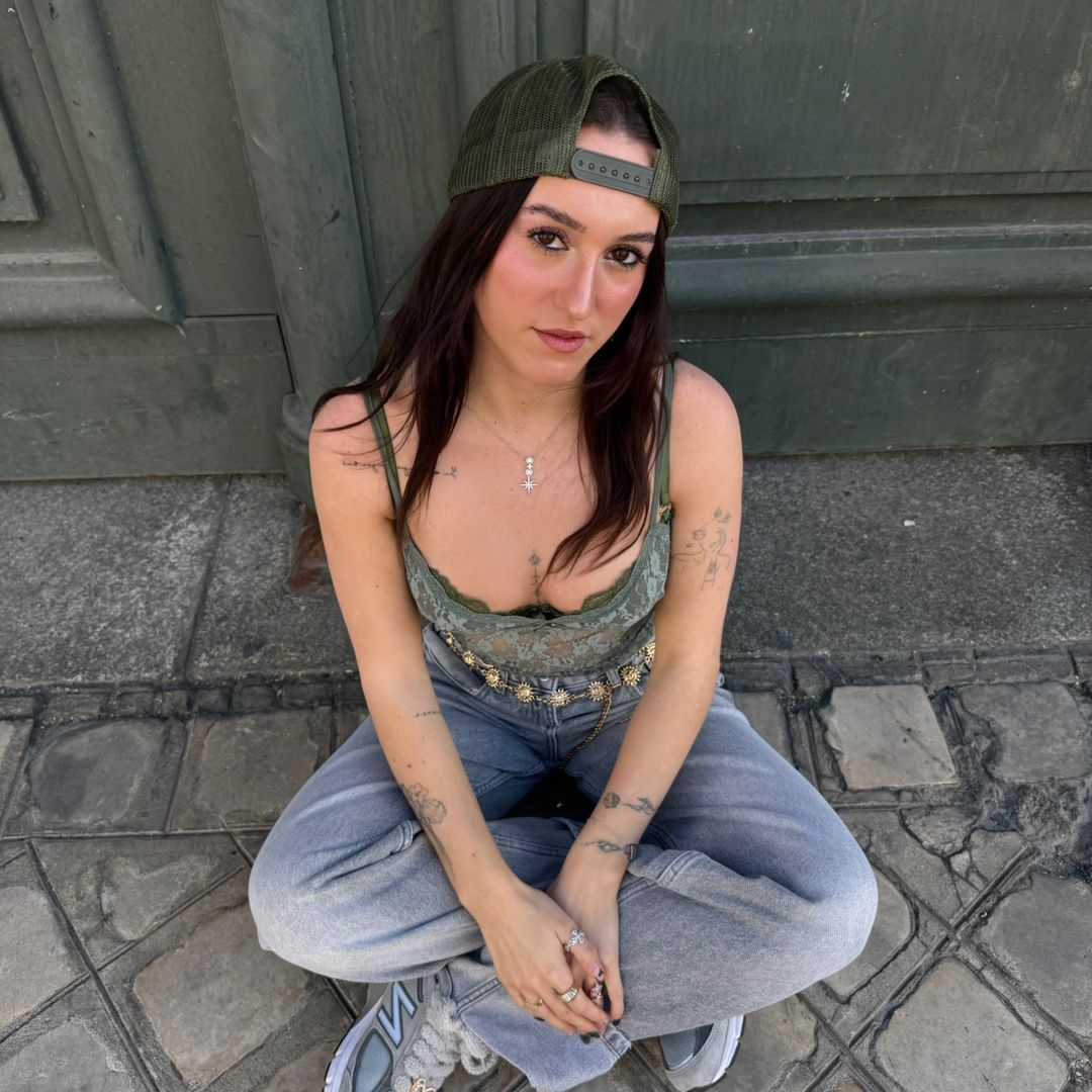 Anaïs_music_off