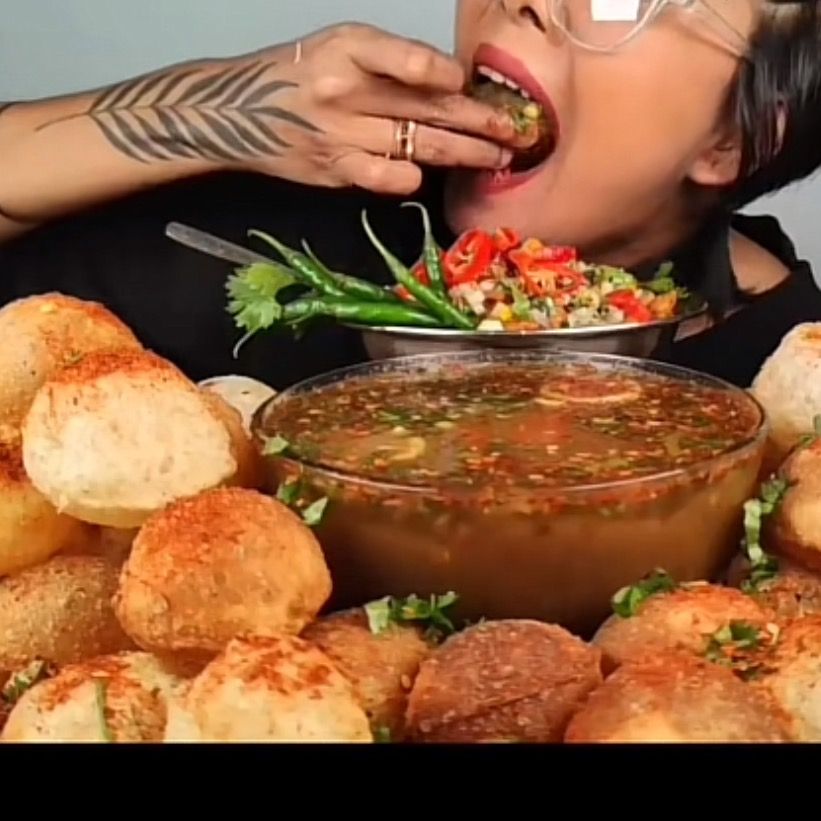 Indian_food_eating🥘