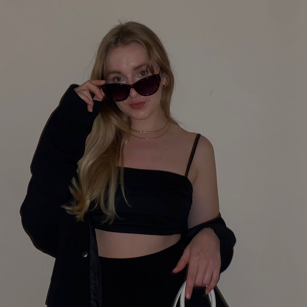 Kayla in Paris