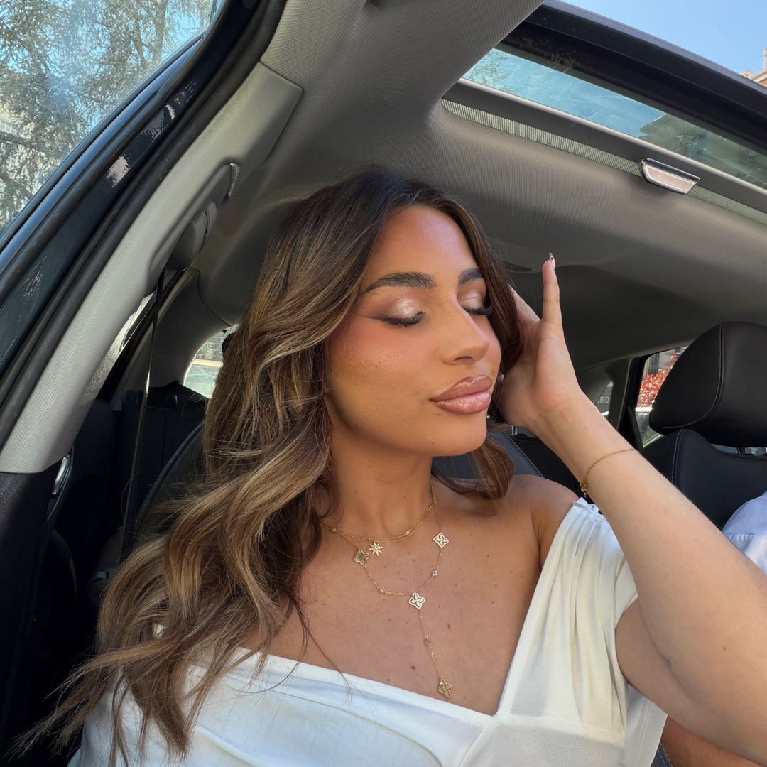 E L I N A 🦋